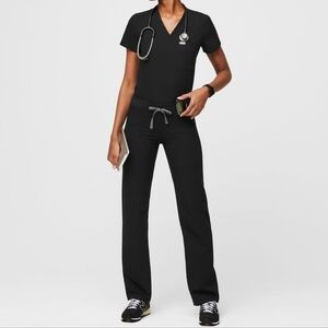 FIGS | Catarina One-Pocket Scrub Top & Livingston Basic Scrub Pant - Black - XS